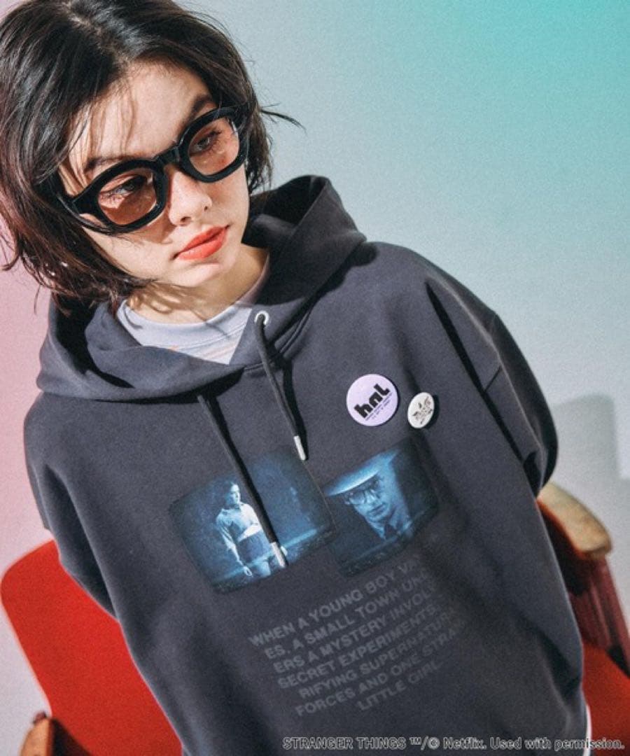 【STRANGER THINGS×ニコアンド】コラボ 缶バッチ付きパーカー