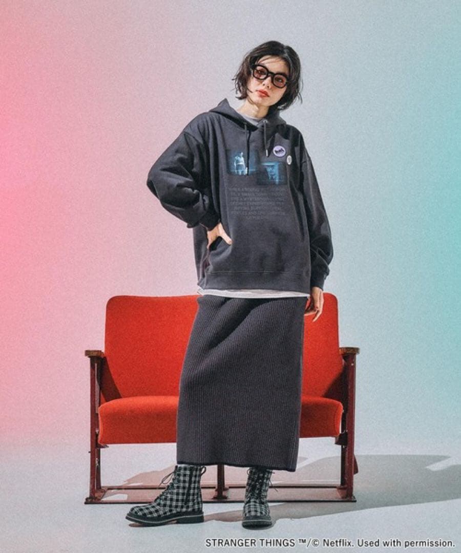 【STRANGER THINGS×ニコアンド】コラボ 缶バッチ付きパーカー