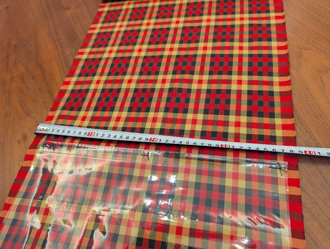 未使用新品　本場大島紬　南風織物格子　生繰絹糸　国産生まゆ　正絹着尺反物1211