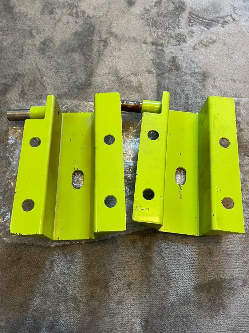 ハイエース　ダウンアシストブラケット