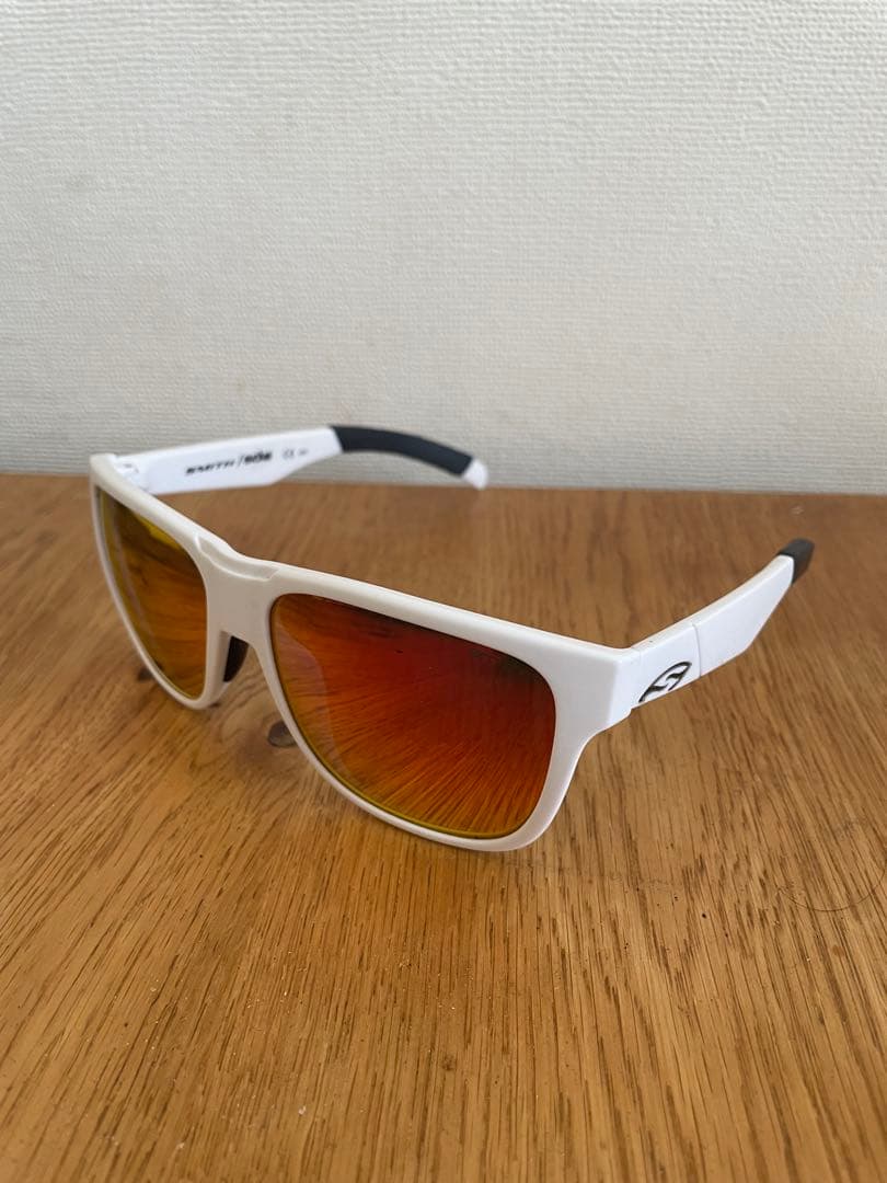 廃盤品スミスサングラスLOWDOWアウトドアサングラス白ミラーレンズ