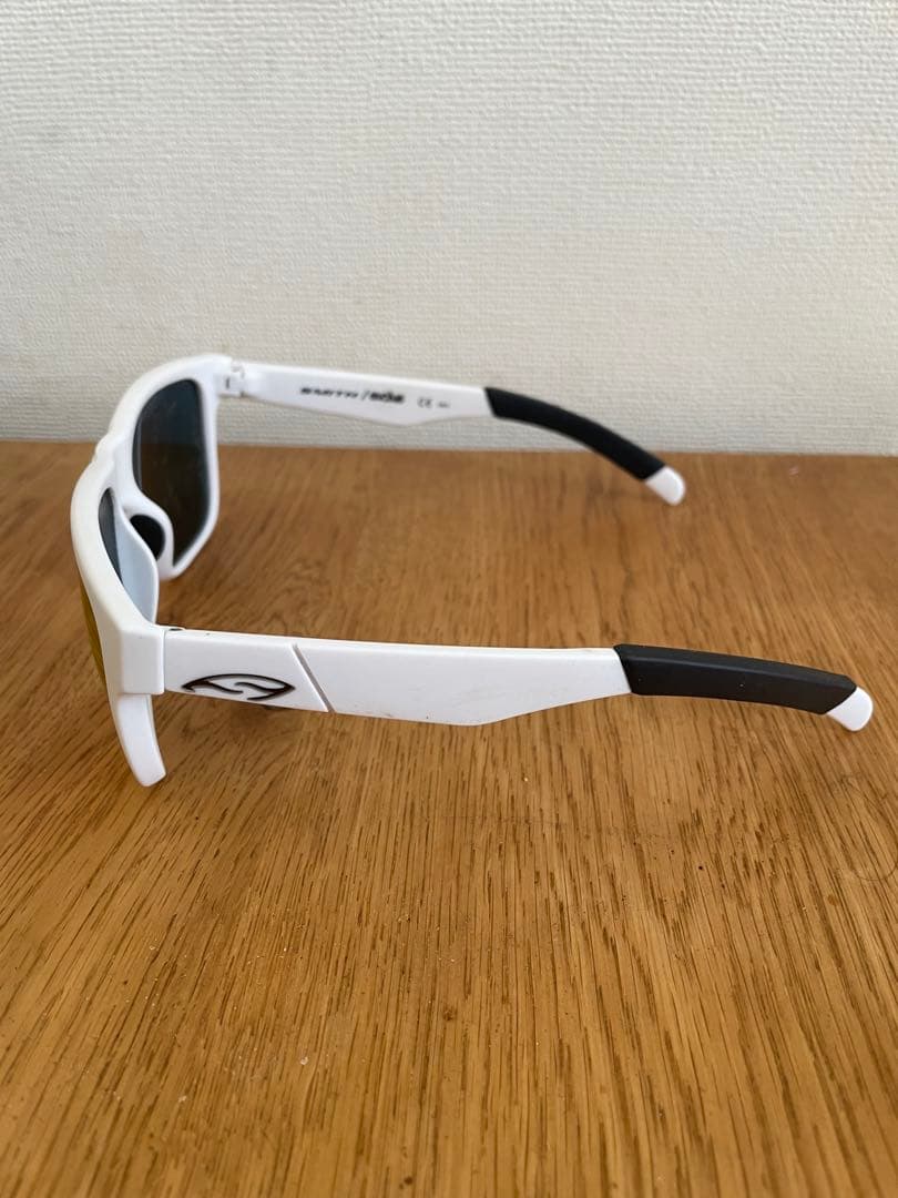 廃盤品スミスサングラスLOWDOWアウトドアサングラス白ミラーレンズ