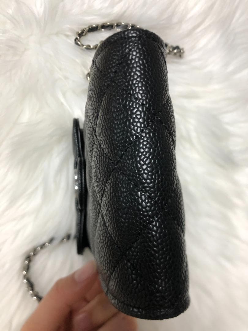 ブラック　キルティングスマホショルダーバッグ　おしゃれ　バッグ　女性　女性