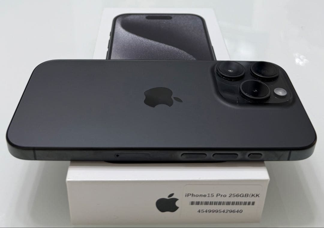 iphone 15PRO 256GB ブラックチタニウム バッテリー95%