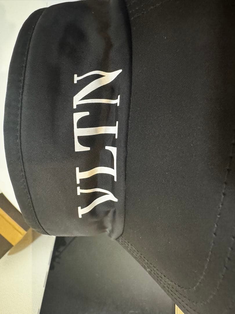 【レア品】バレンチノ　サンバイザー