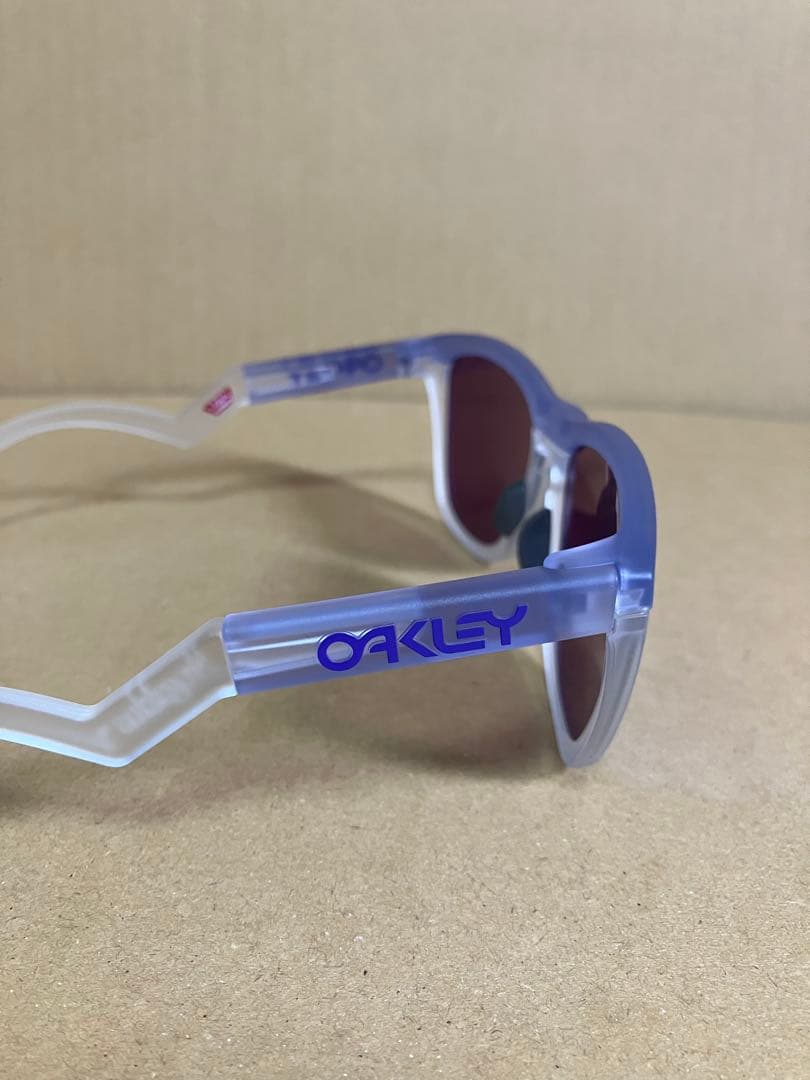 小物 Oakley Frogskins Hybrid