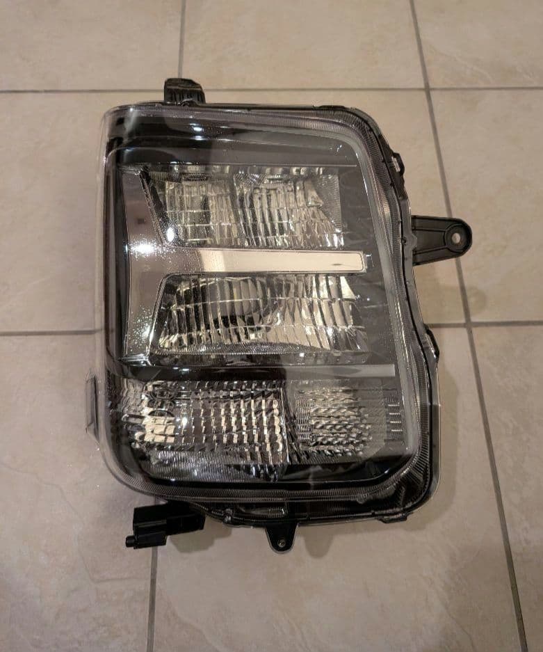 新車取り外し　スズキエブリワゴンマツダスクラムワゴン　純正ヘッドライト2個セット