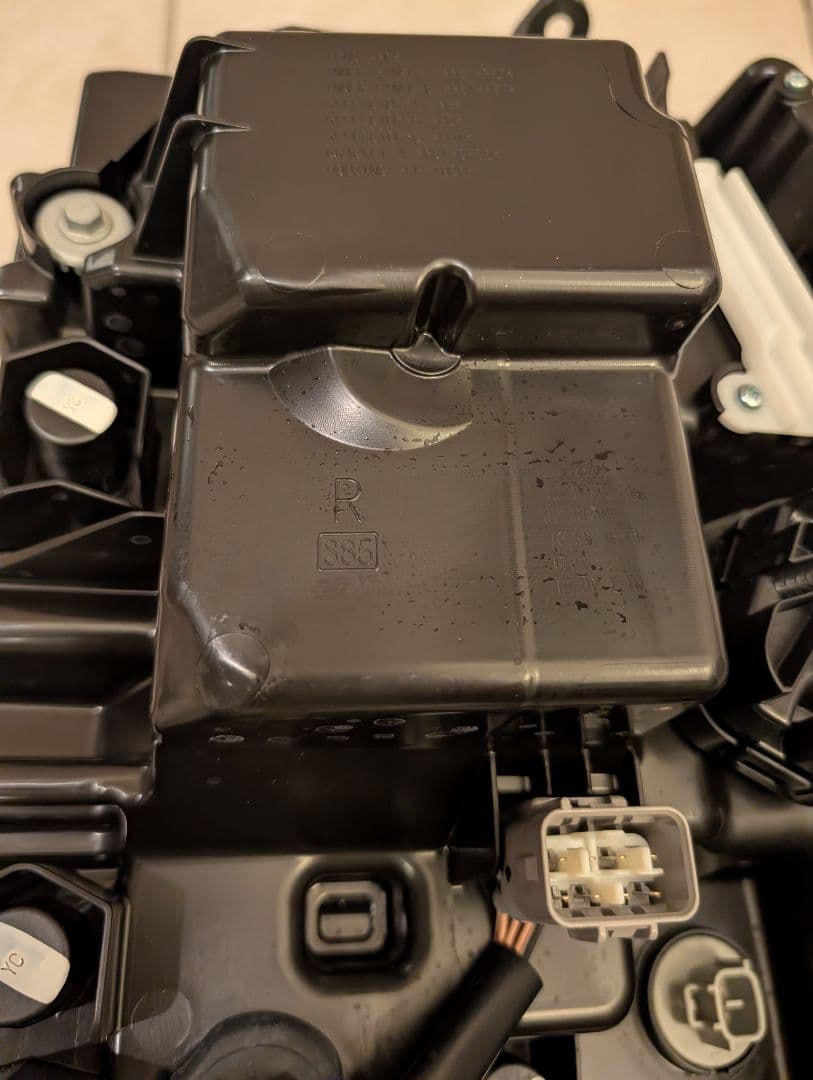 新車取り外し　スズキエブリワゴンマツダスクラムワゴン　純正ヘッドライト2個セット