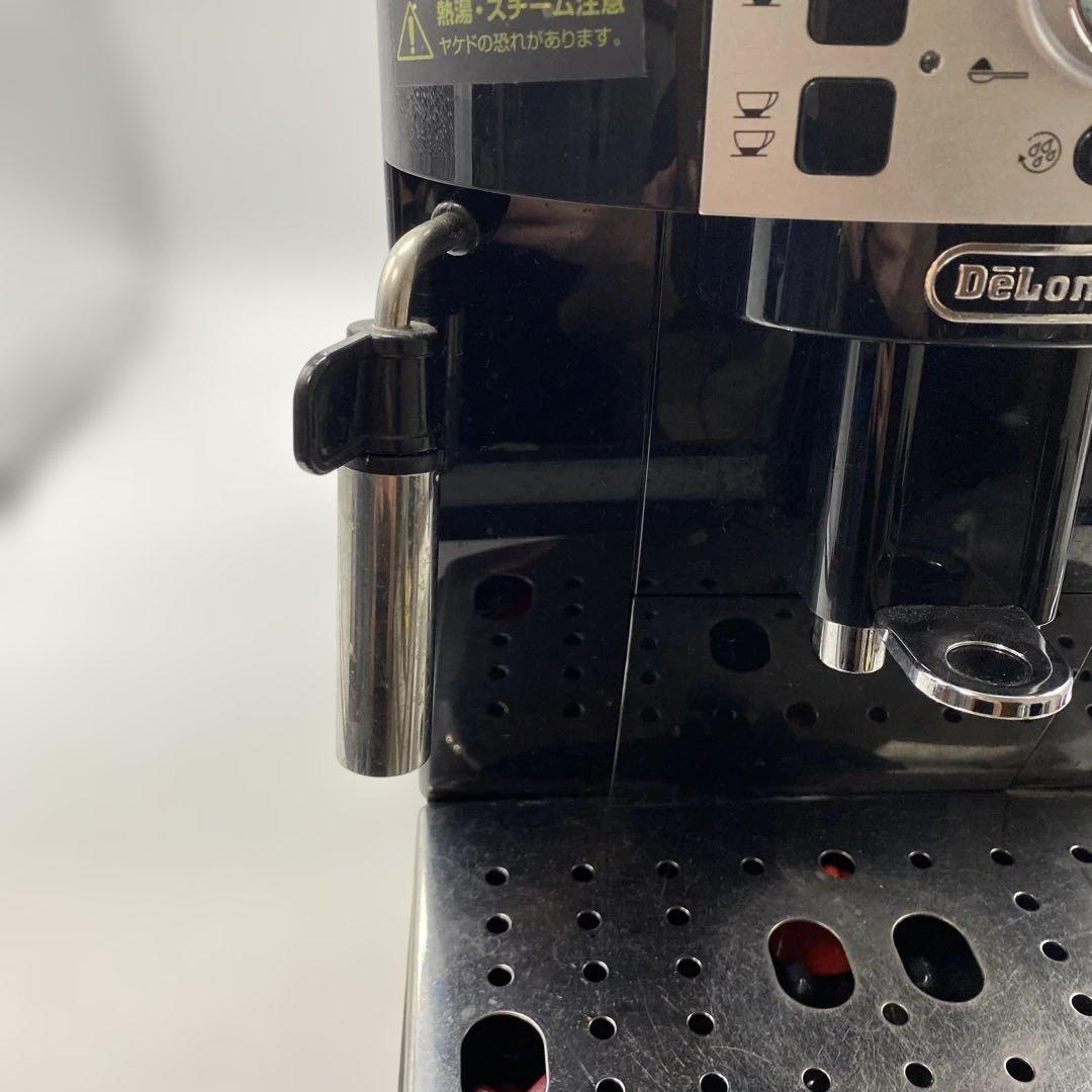 DeLonghi デロンギ マグニフィカS ECAM22112B