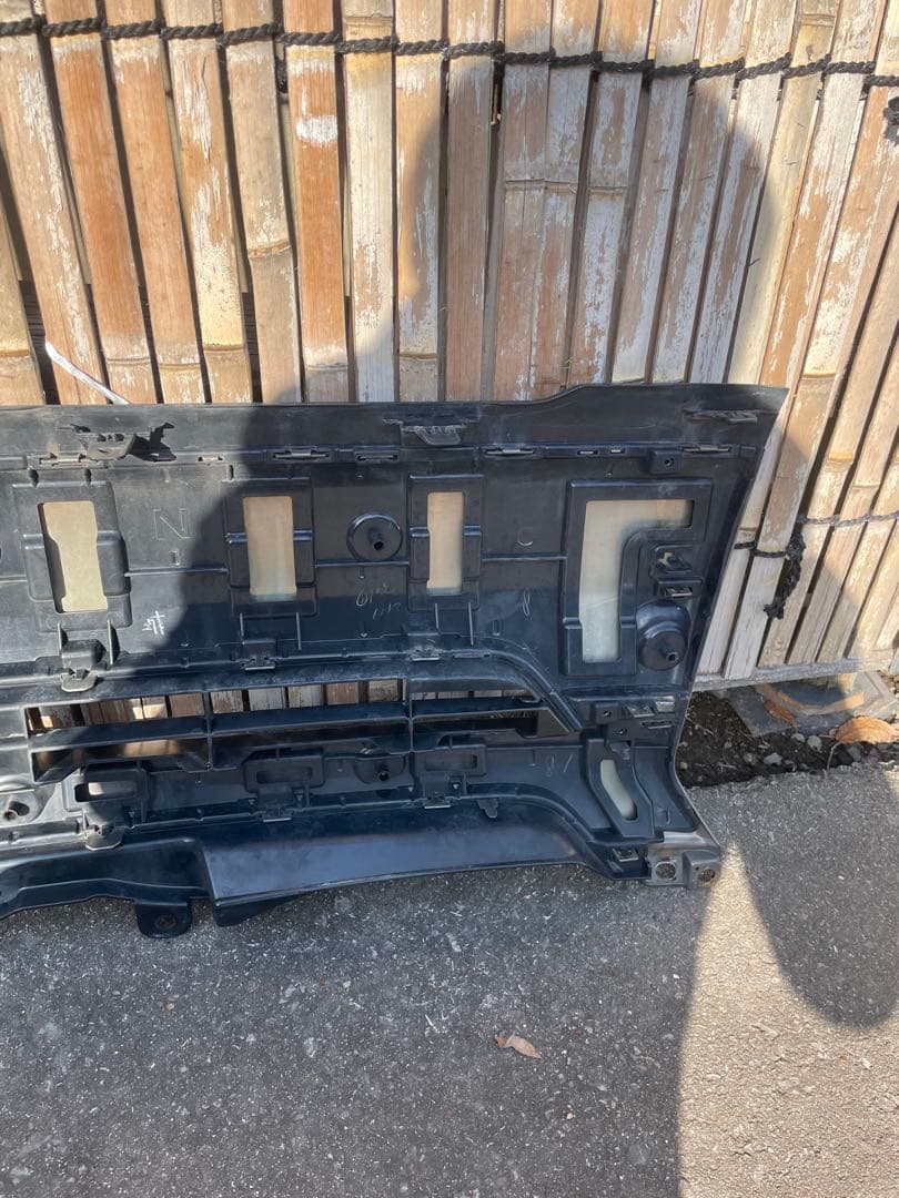 トヨタ ハイエース 200系 4型 純正フロントグリル