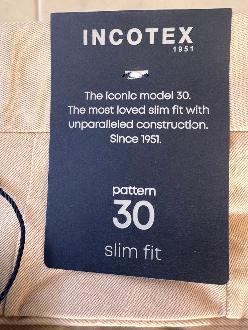【新品未使用】INCOTEX SLACKS ストレッチコットンテーパードパンツ