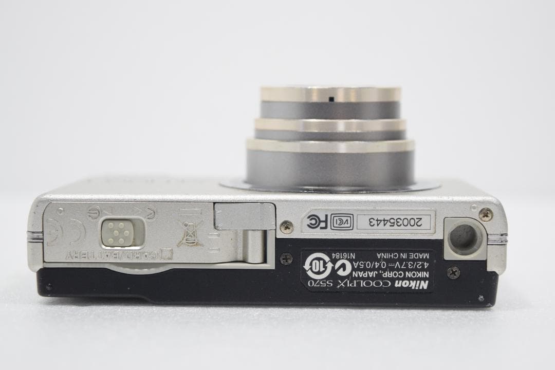 Nikon COOLPIX S570 ニコン クールピクス デジタルカメラ 箱付