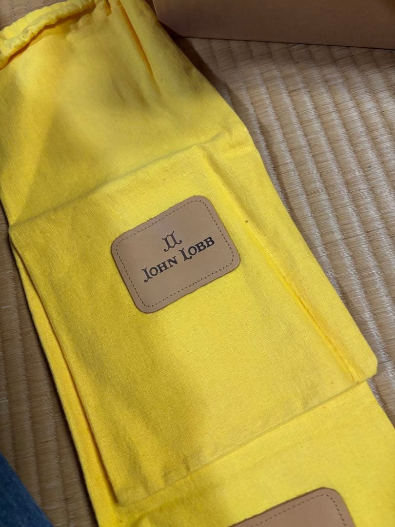 ジョン ロブ 赤 デッキシューズ