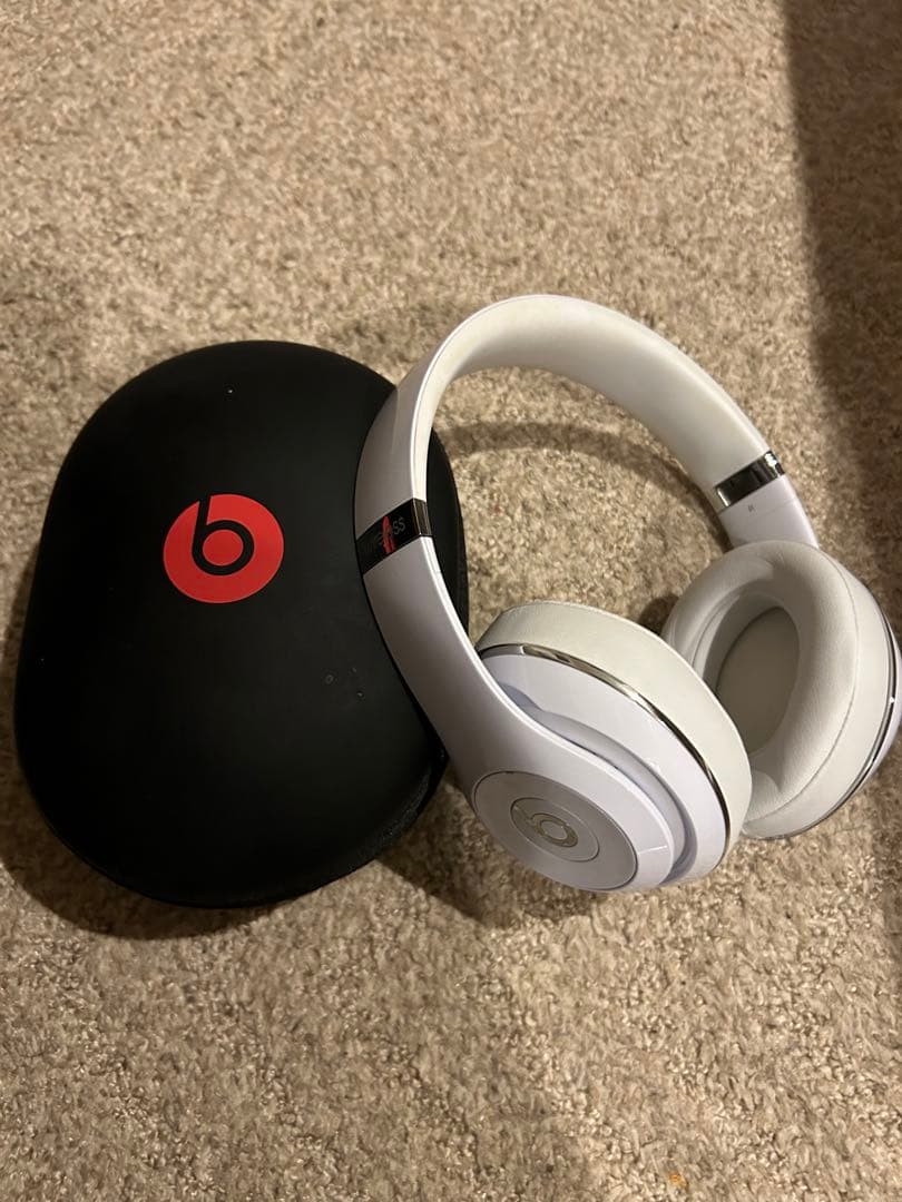 Beats ワイヤレスヘッドホン ホワイト ケース付き