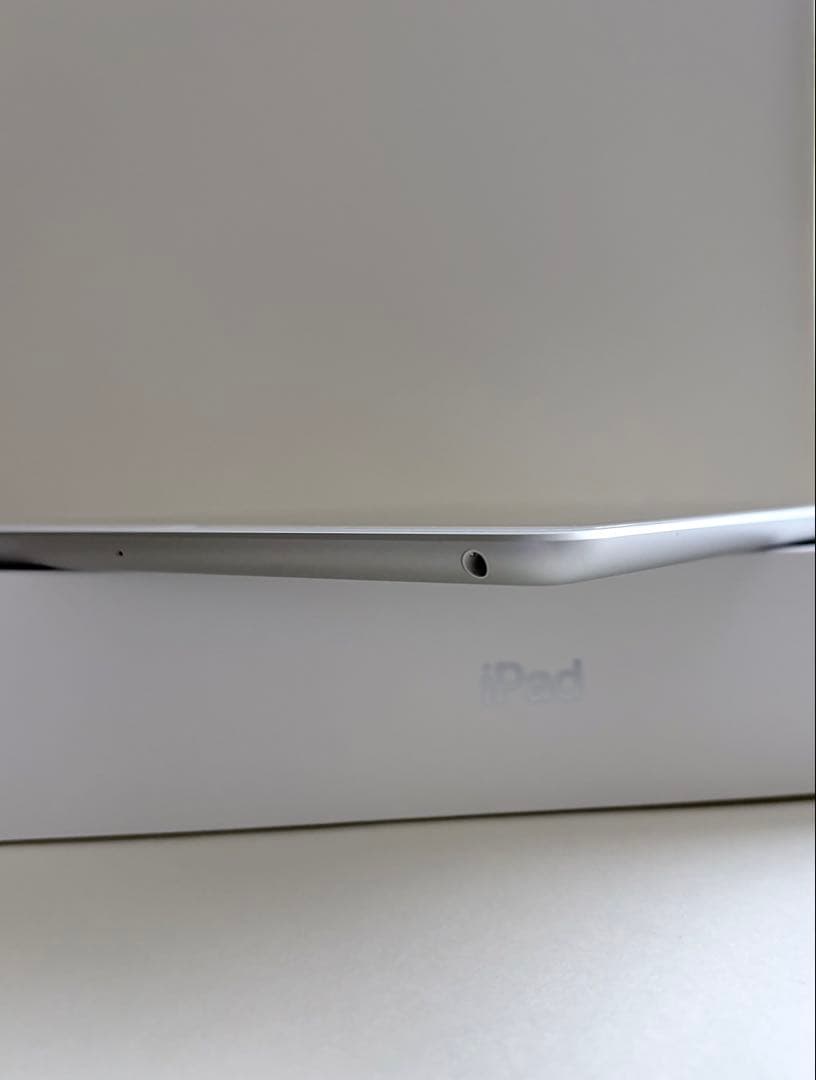 【極美品/バッテリー100%】iPad 第8世代 32GB シルバー