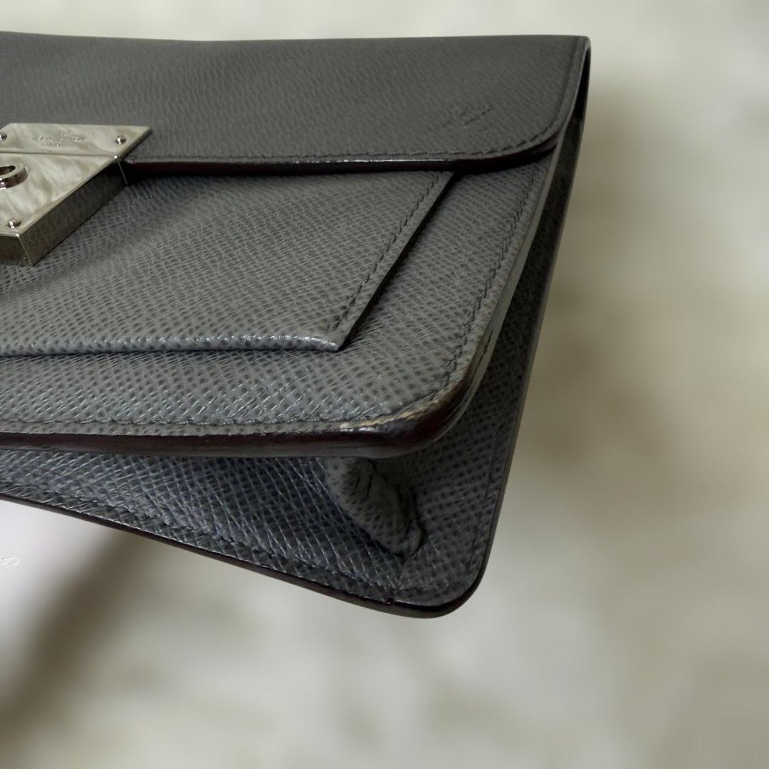 Louis Vuitton ルイヴィトン タイガ セカンドバッグ 正規品