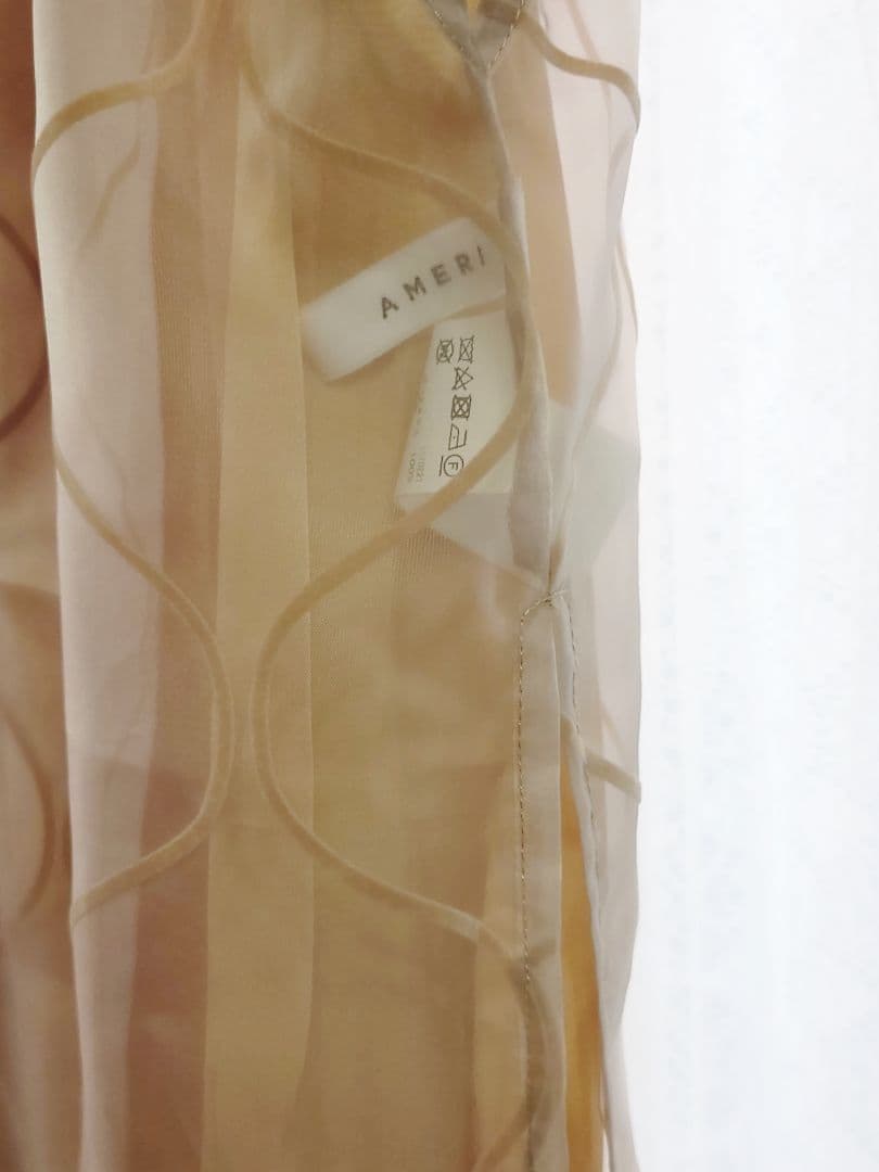 新品タグ付き 3箇所汚れあり AMERI UNDULATE VEIL DRESS