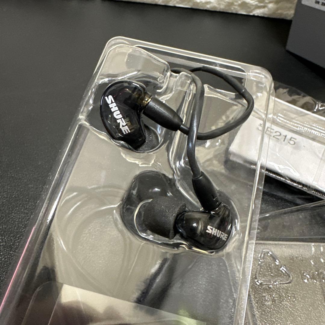 シュア SHURE SE215 クリアブラック　イヤホン 有線イヤホン