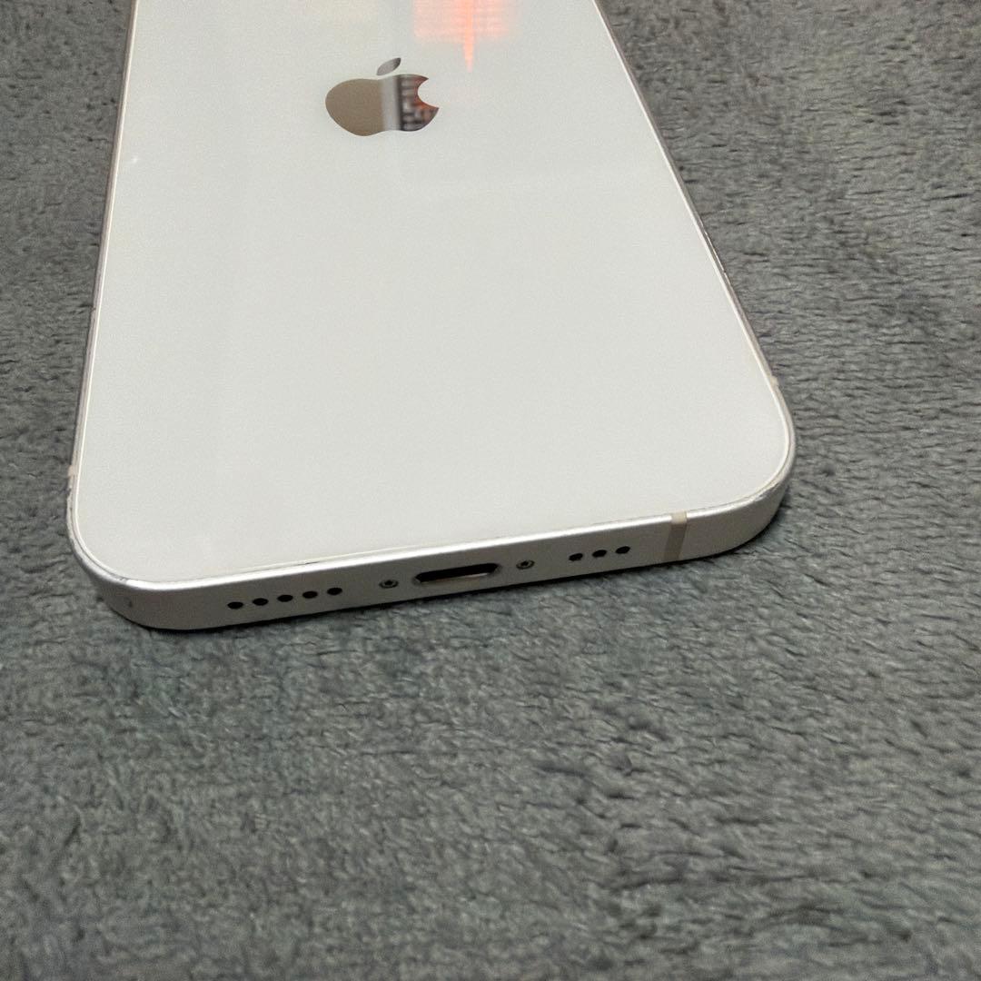 Apple iPhone 13スターライト本体　256GB