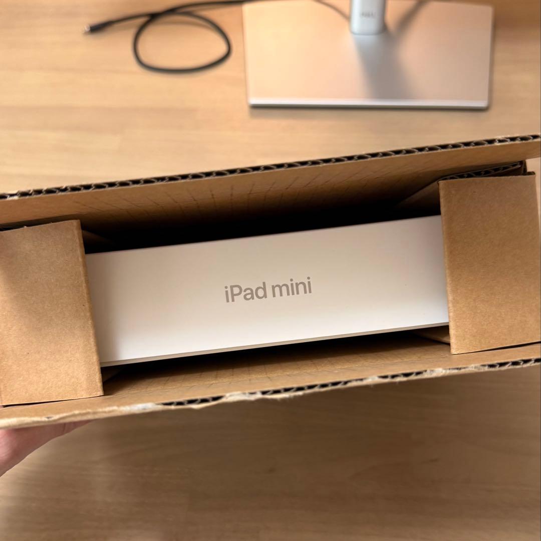 iPad mini 第7世代（A17 Pro）スターライト