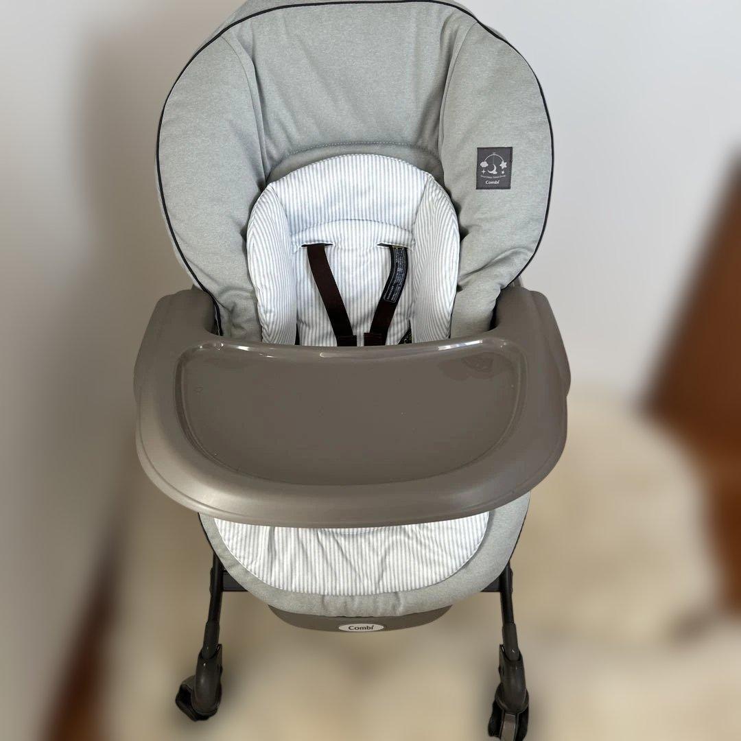 Combi ネムリラ　手動スウィングベッド＆ハイローチェア