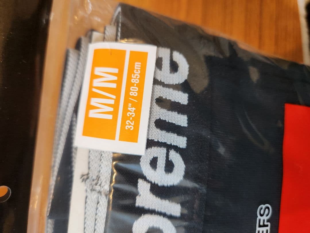 ☆正月セール☆ Supreme パンツ 4枚セット M (ステッカー1枚付き )