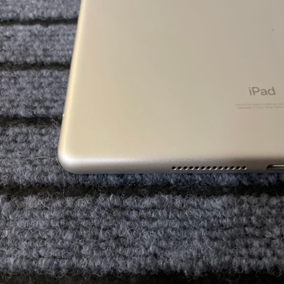 137 iPad 8世代 32GB SIMフリー シルバー