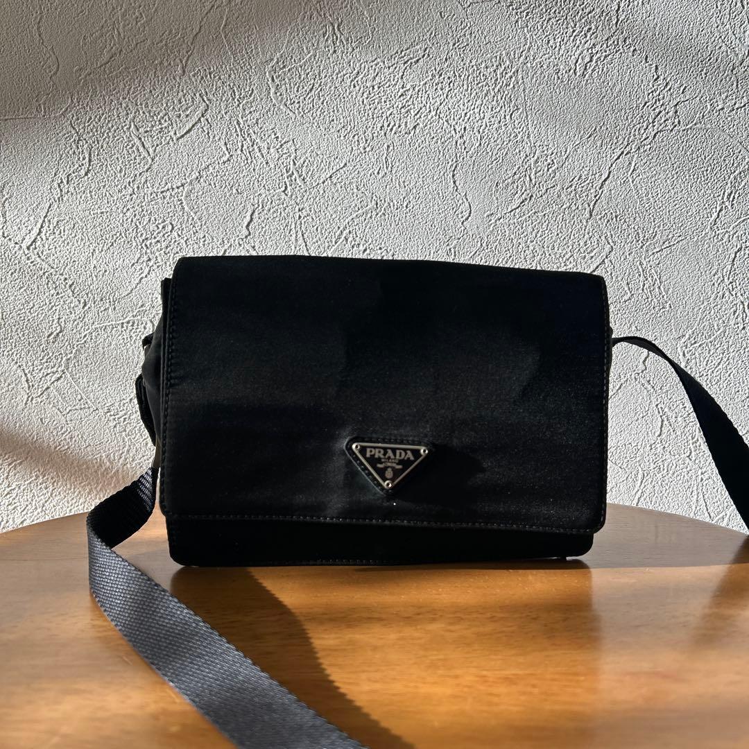 PRADA ミニバッグ