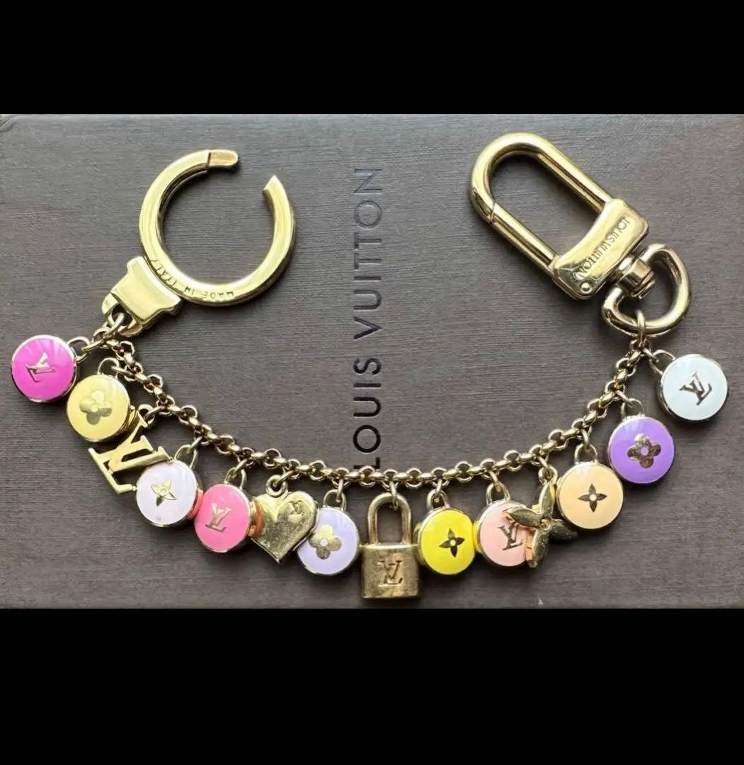 ルイヴィトン ポルトクレシェンヌ パスティーユ チャーム　パステルカラー