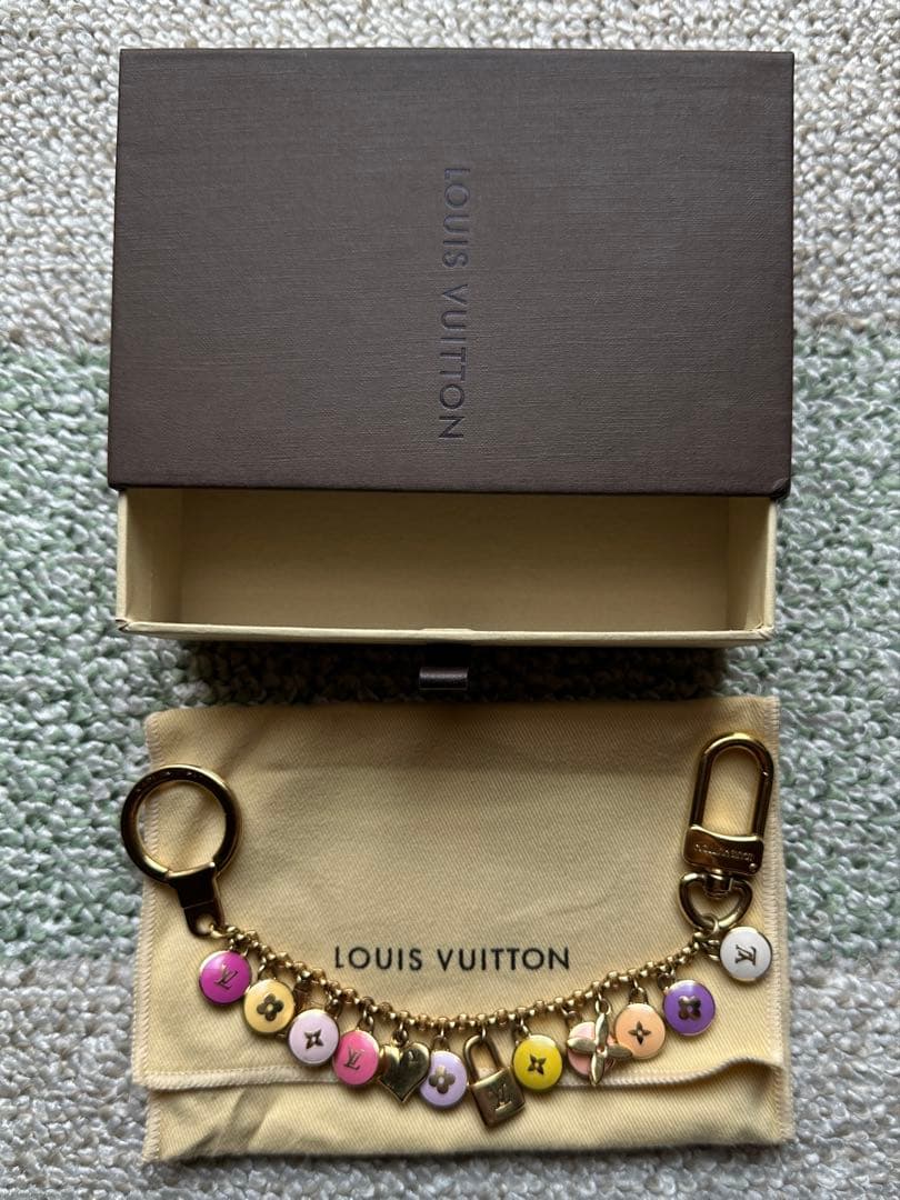 ルイヴィトン ポルトクレシェンヌ パスティーユ チャーム　パステルカラー