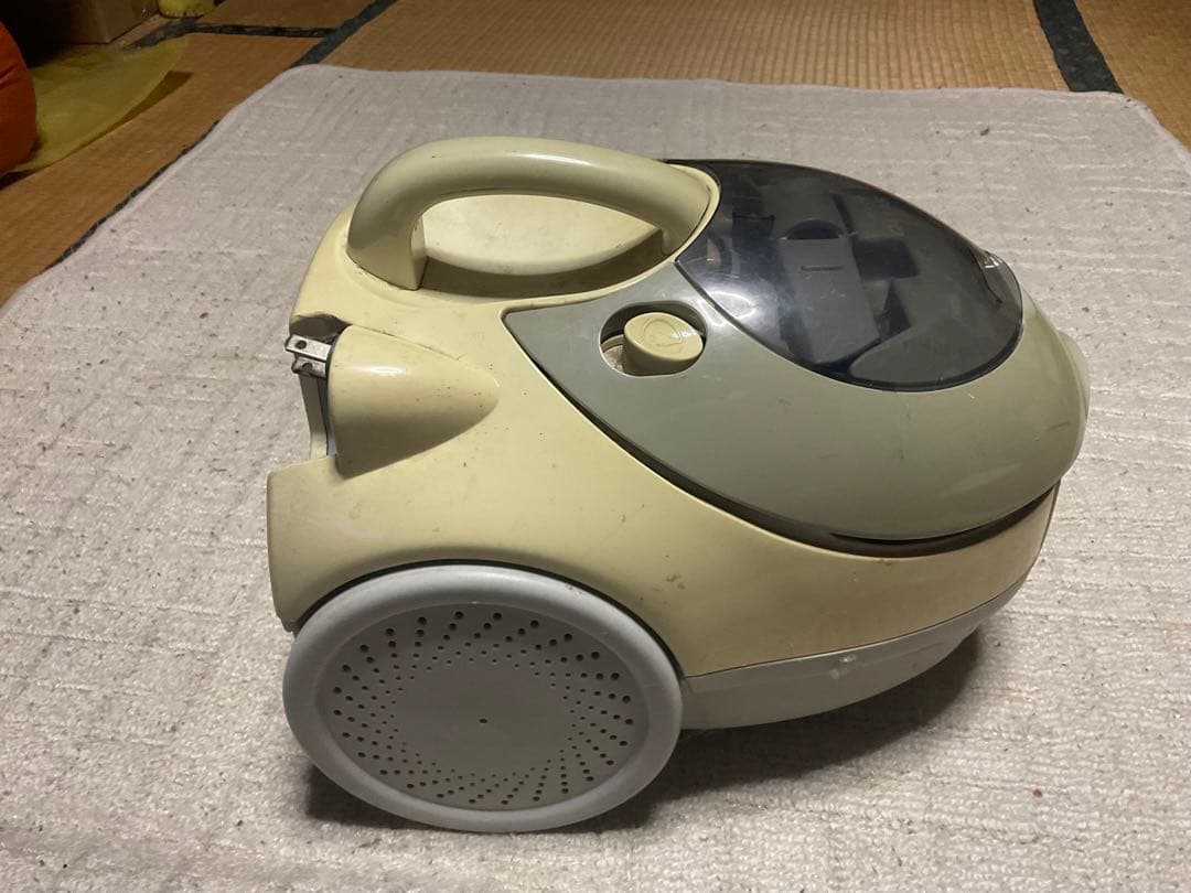 SANYO-SC-YJ4（H）。2009年式中古品掃除機【コード式　昭和レトロ】
