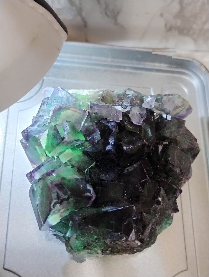 南アフリカ産のフローライト 重さ２００,４ｇ 紫とグリーンのゾーニングが美しい