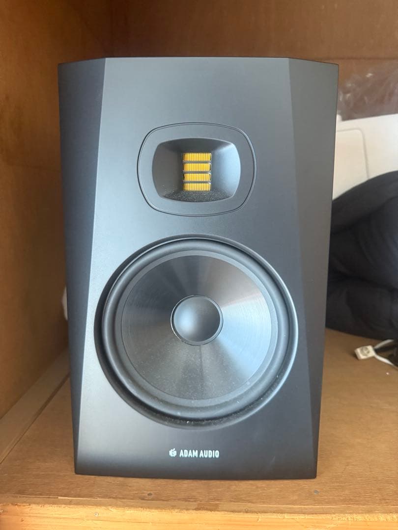 chaimi　ADAM AUDIO T8V アクティブスピーカー