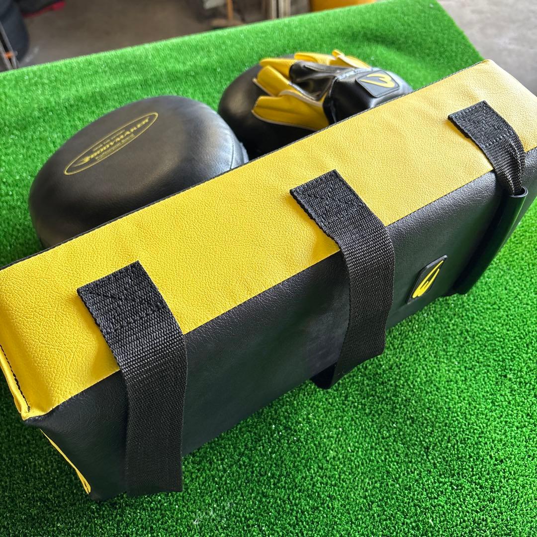 BODYMAKER パンチングミット 黒/黄