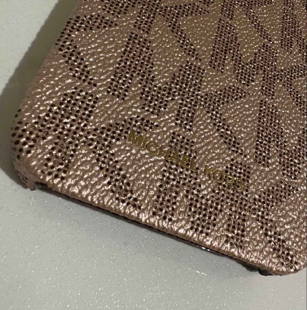 MICHAEL KORSマイケルコース iPhone13 ハードケース ブラウン