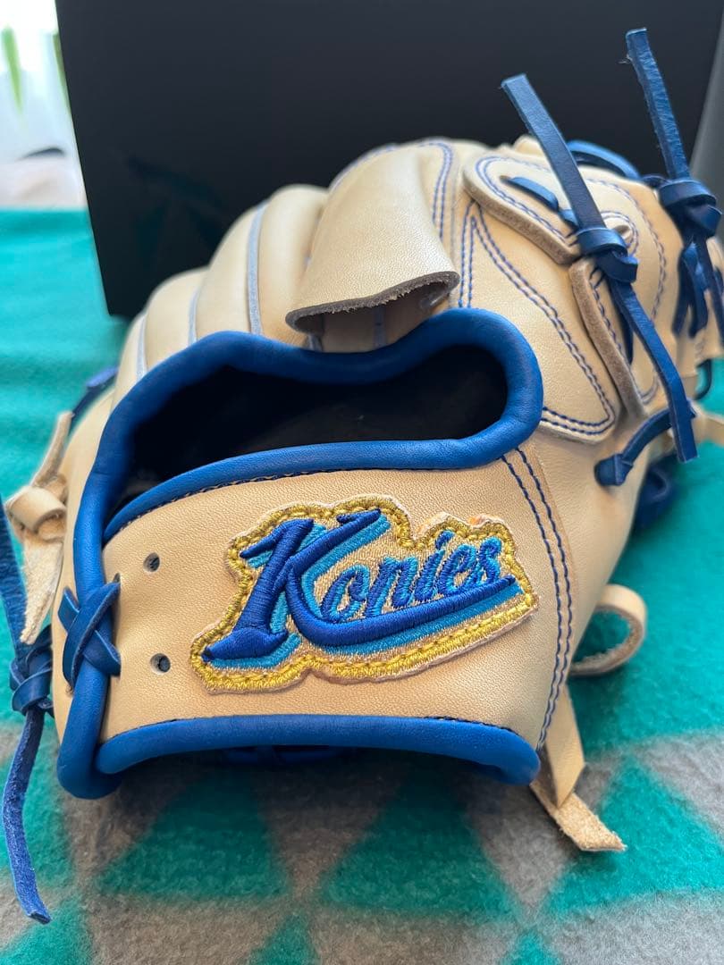 軟式オーダーグローブ 投手　ベージュ/青