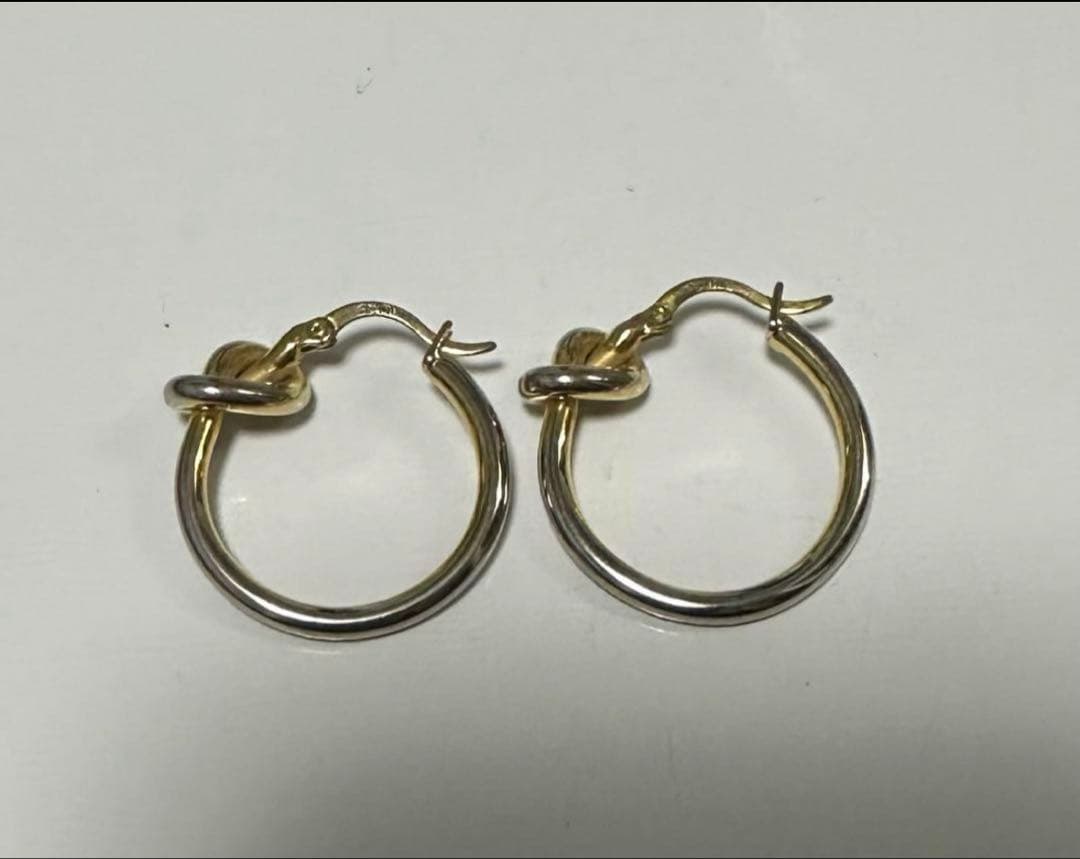 CELINE ノットピアス