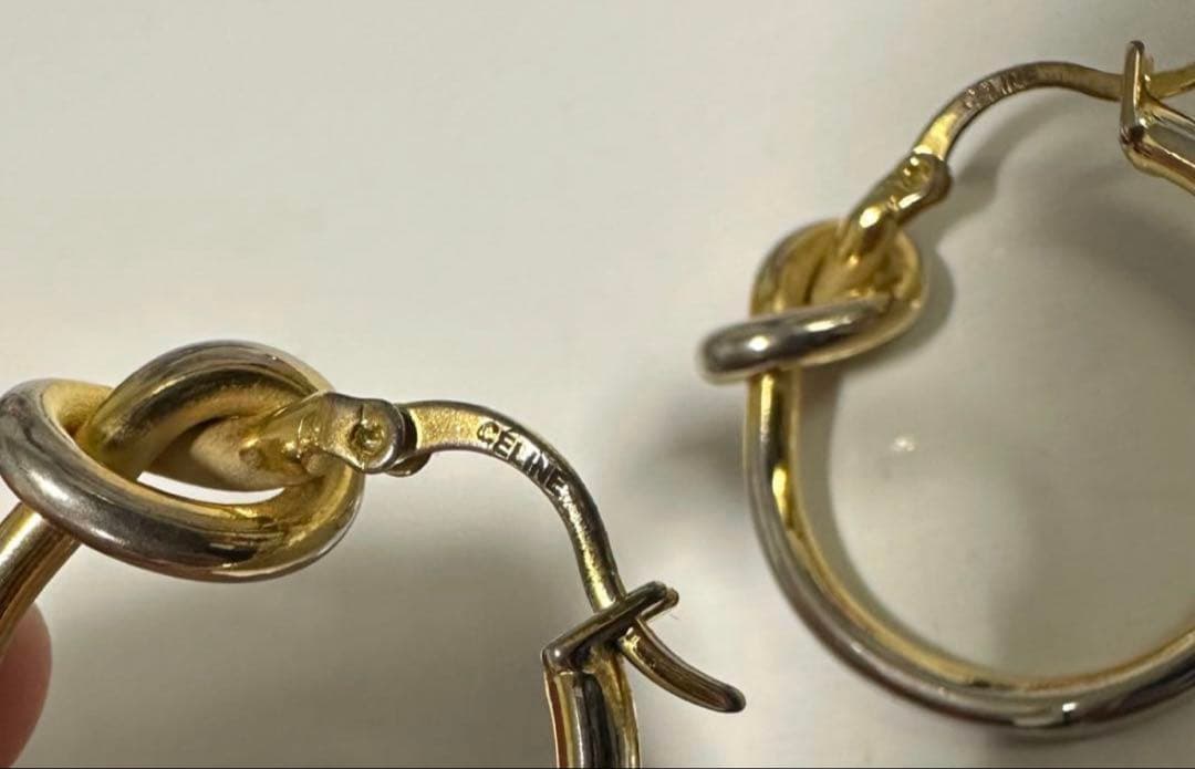 CELINE ノットピアス