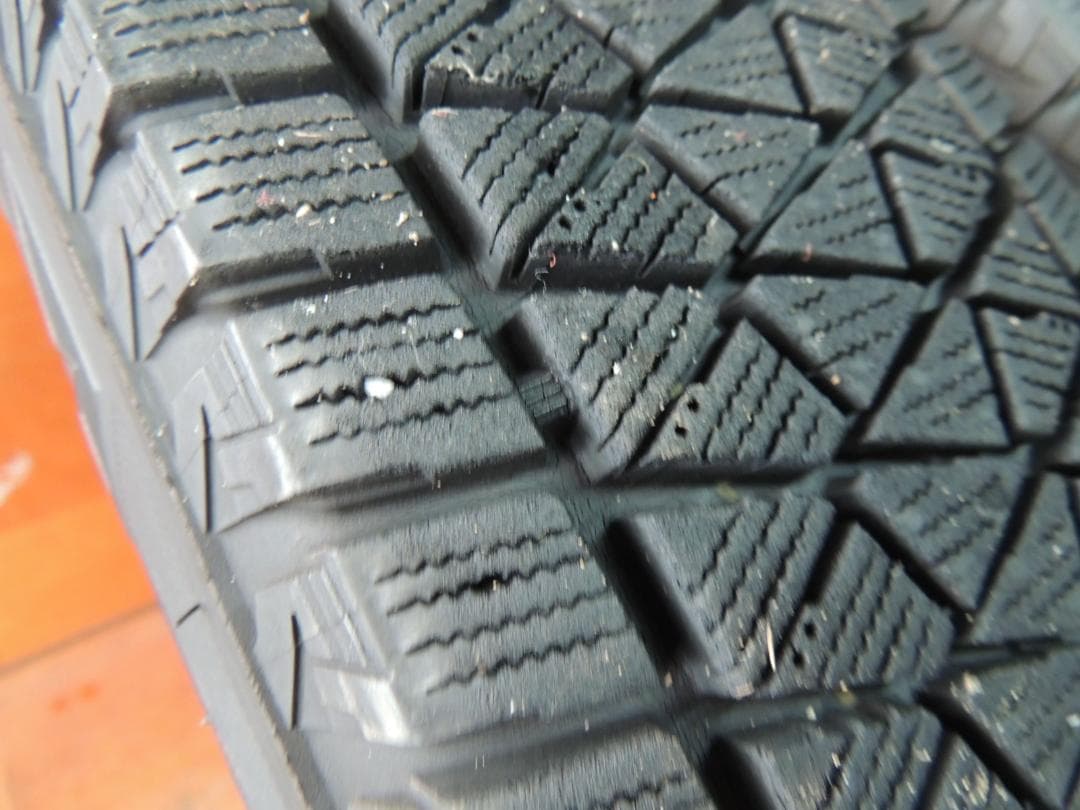 T711　175/80R16　ブリヂストン　スタッドレス4本　シワ有り　ジムニー