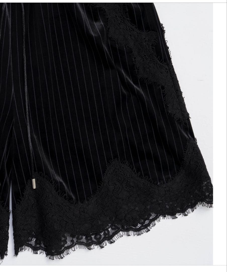 メゾンスペシャル25Autumn Hem Lace Velour Shorts