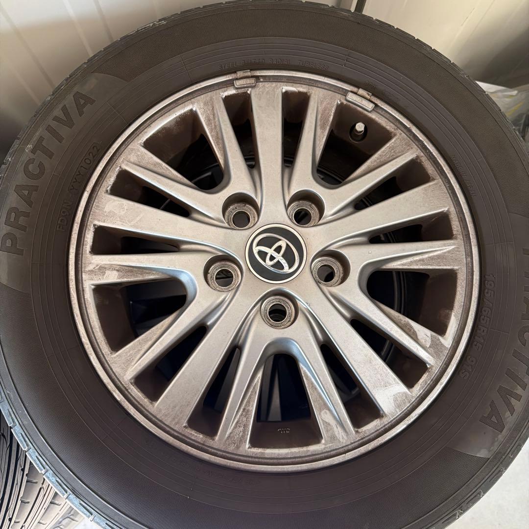 トヨタ 195/65R15 タイヤホイールセット　ノア　ヴォクシー　エスクァイア