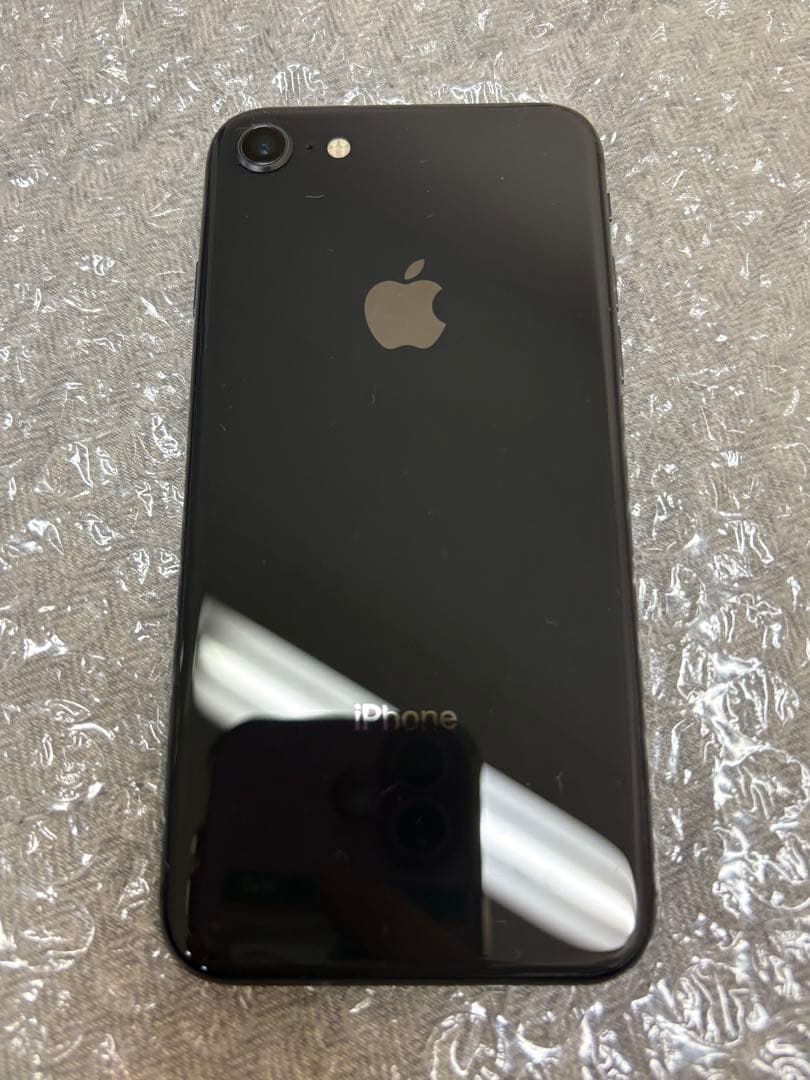Apple iPhone 8 スペースグレイ　SIMロック解除済
