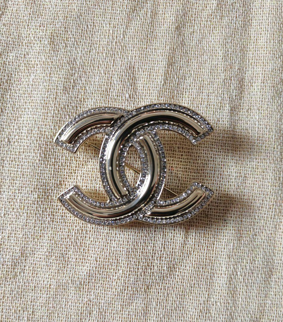 シャネルブローチシャンパンゴールドココマークラインストーン