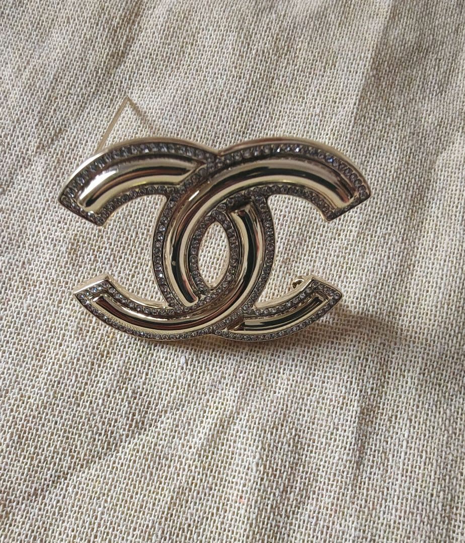 シャネルブローチシャンパンゴールドココマークラインストーン