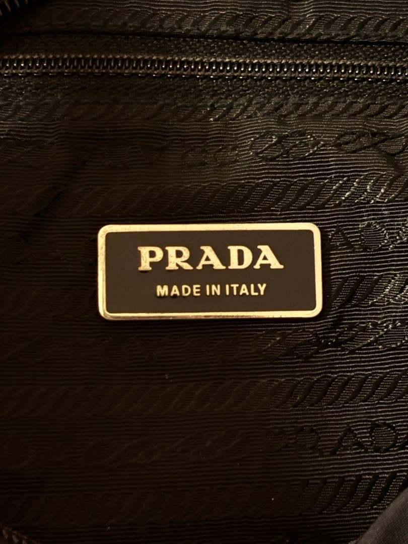 PRADA ブラック メッセンジャーバック ショルダーバッグ