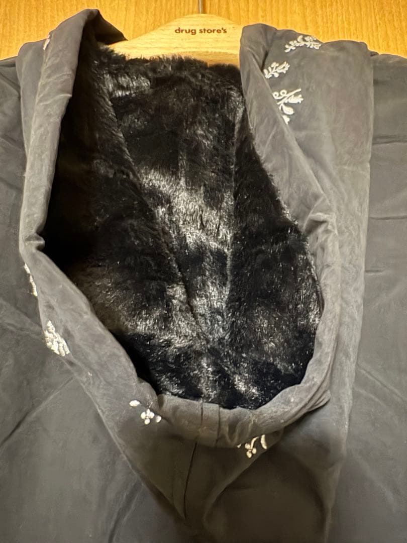 サッちゃんページ4610)新品、未使用！ドラッグストアーズ ジャンパー