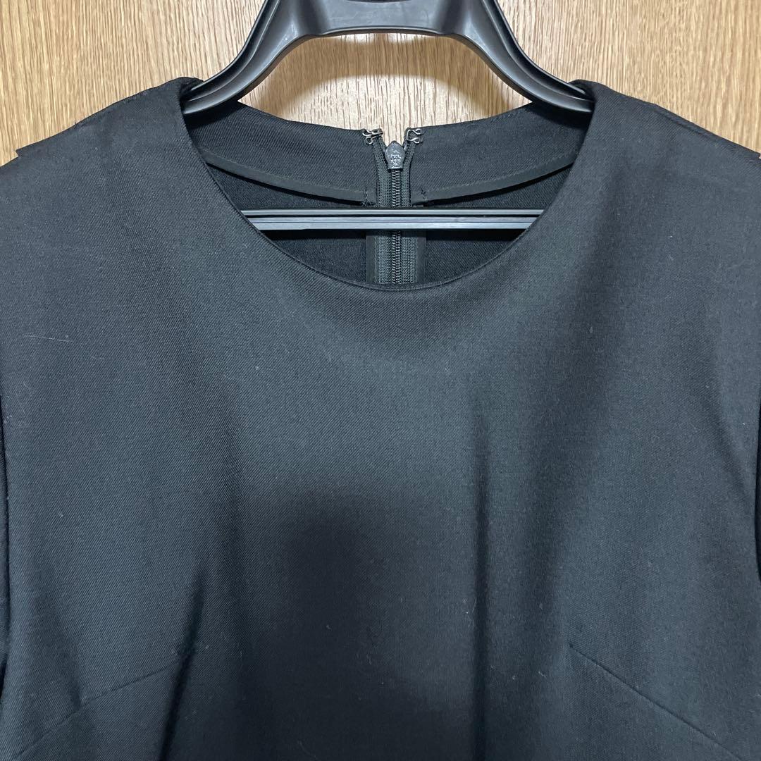 ボーダーズアットバルコニー 黒の五分袖チュニック ストライプ袖口