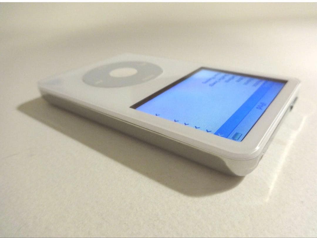 美品 iPod Classic 5世代30GB新品パネル•バッテリー