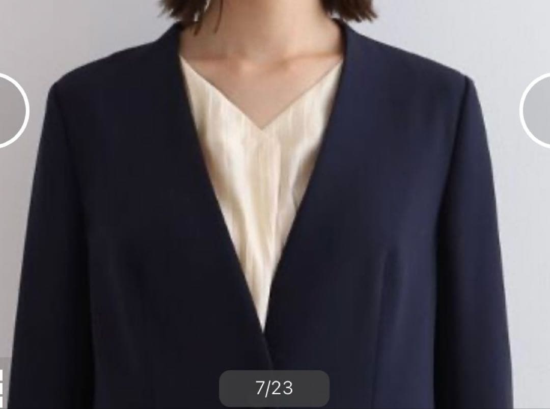 新品　インディヴィ V.A.I ノーカラーJKスーツ　ネイビー　05（XS）