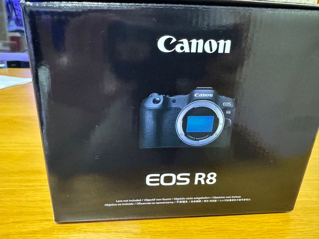 Canon EOS R8 ミラーレスカメラ 本体と付属品